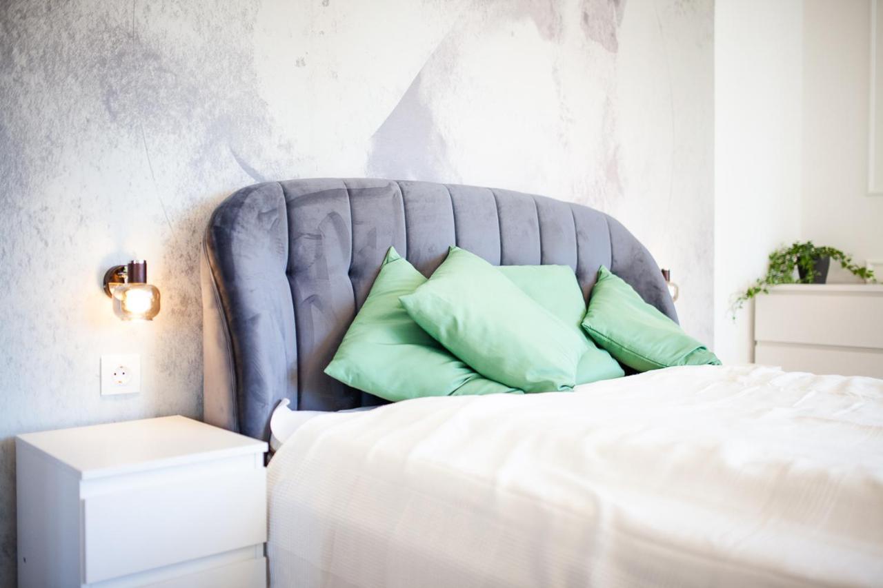 Zachar Apartman Sopron Bagian luar foto