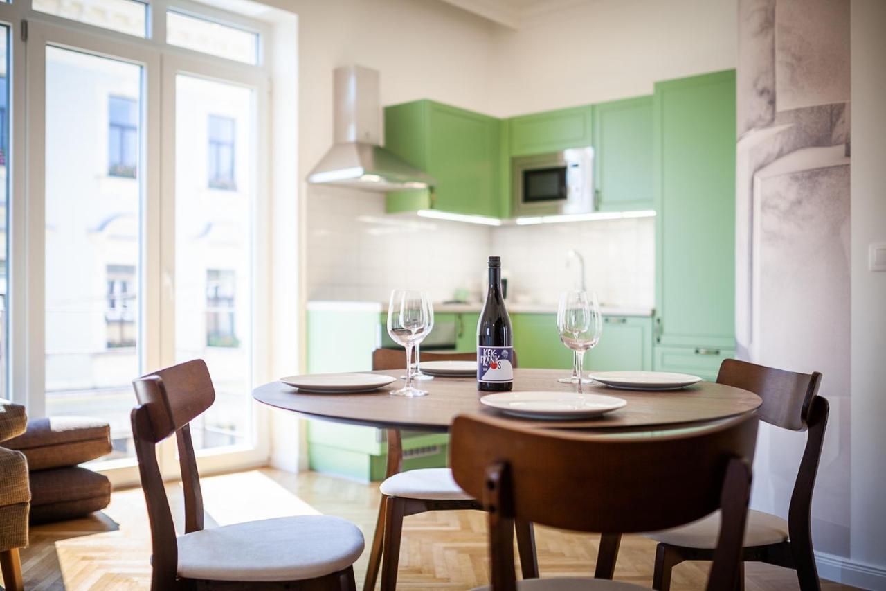Zachar Apartman Sopron Bagian luar foto